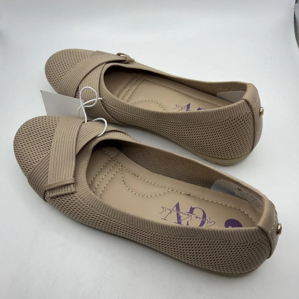 Gloria‎ Vanderbilt Women's Debbie Natural Shoe Size 7.5. New